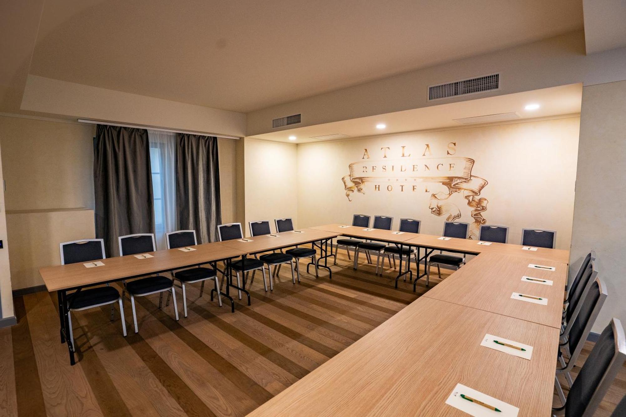 Atlas Hotel Timisoara Luaran gambar