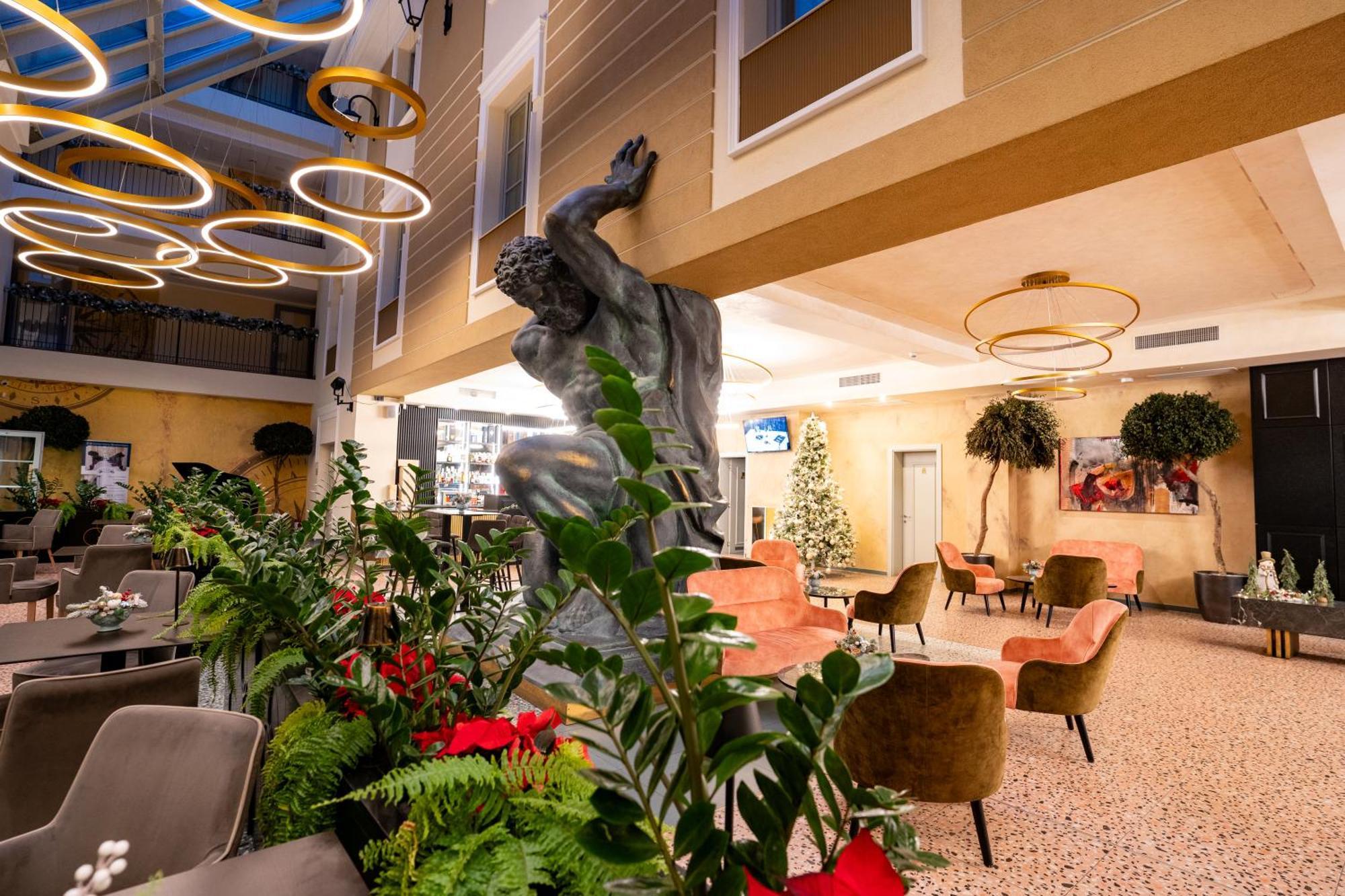 Atlas Hotel Timisoara Luaran gambar