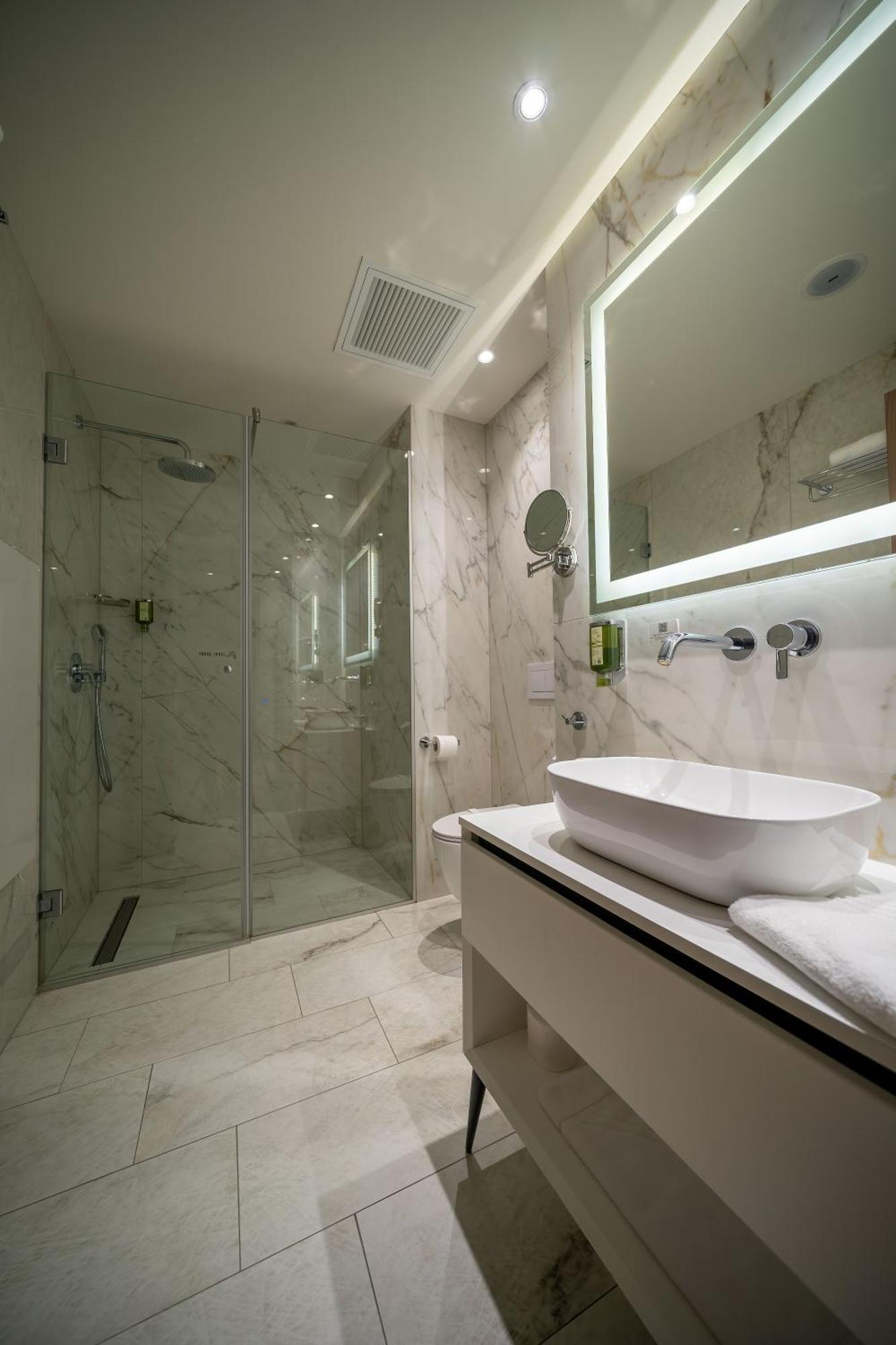Atlas Hotel Timisoara Luaran gambar